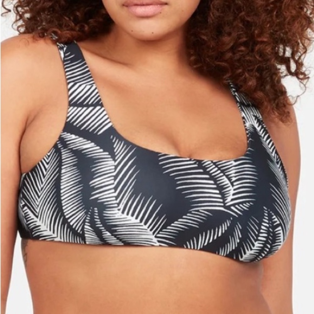Volcom 12W Top Bikini Plus Stay or Leaf Scoop in Black for Every Body NWT - Picture 6 of 9